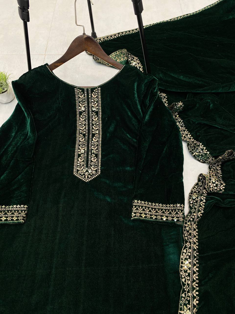 2025 Premium Velvet Winter Suit Set-LG-2023❄️✨ ✨❄️