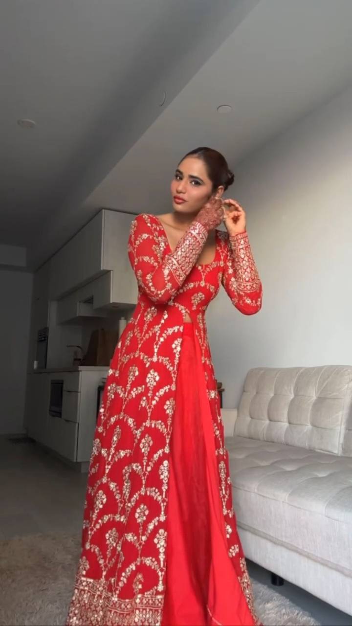 ๐ธ Elegant Thread & Sequence Georgette Set ๐ธ