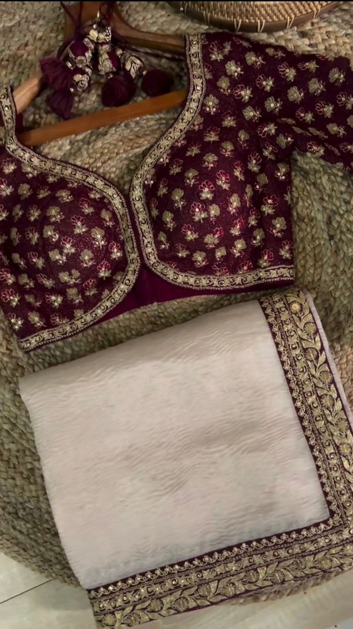 ✨ Graceful Radiance – Designer Crunchy Silk Saree ✨