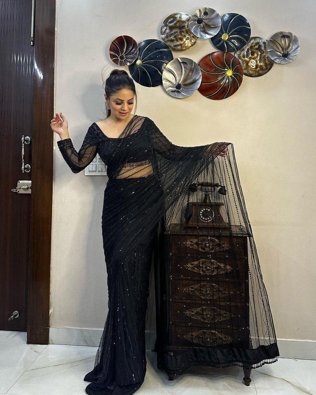 ✨ Radiant Glamour – Designer Ready-to-Wear Saree ✨