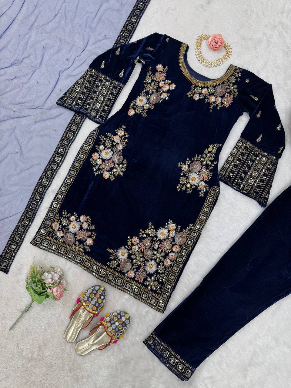 💫 Premium Velvet Elegance Suit Set – Shine in Style - KD - 1488 👗✨
