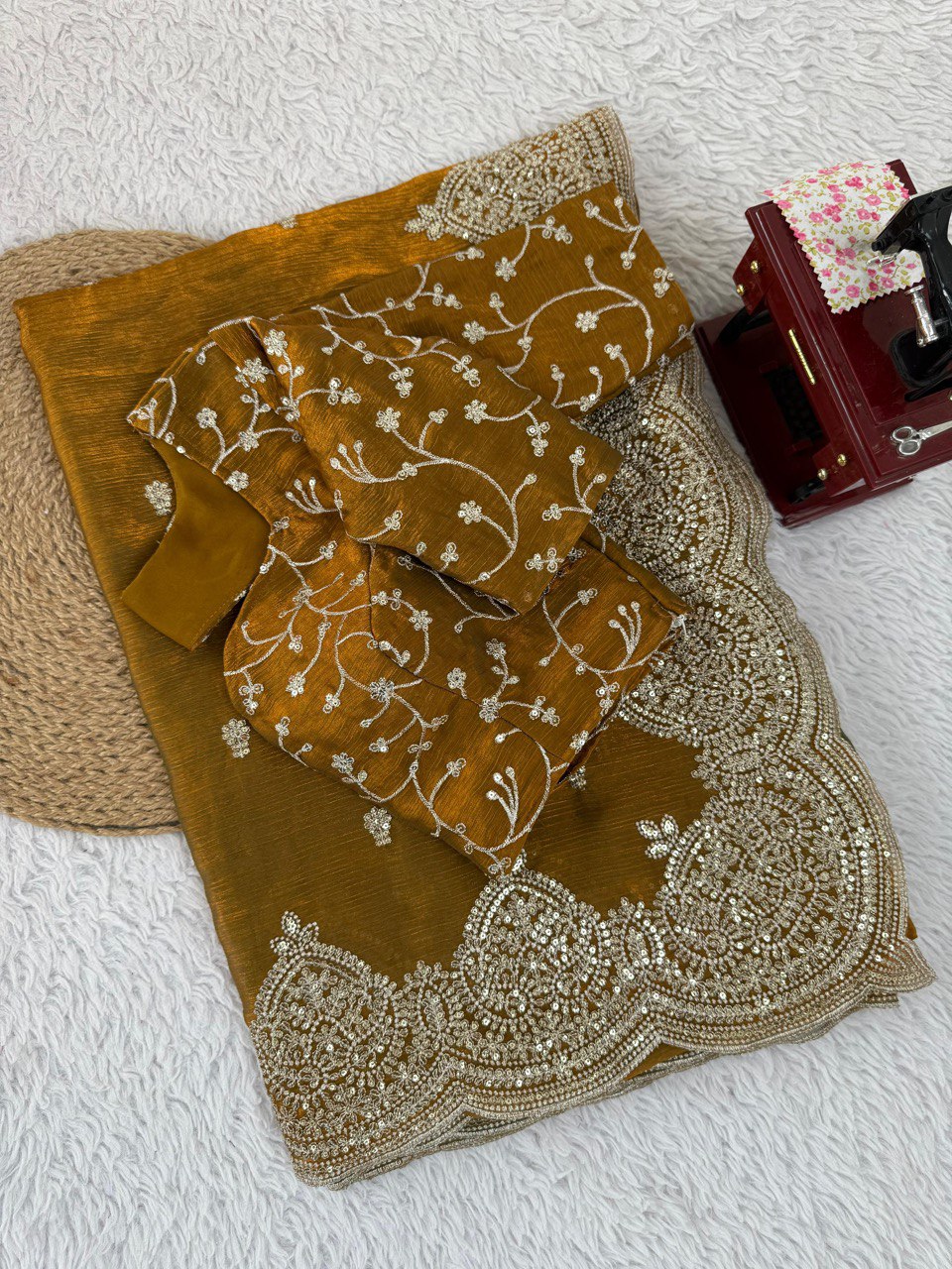 🌸 Designer Saree – Elegance Redefined 🌸