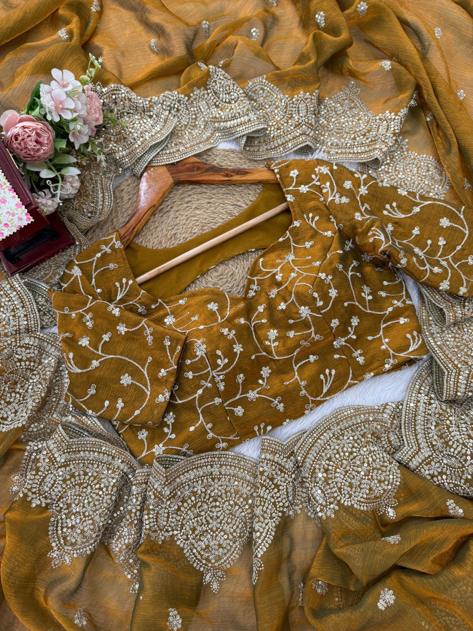🌸 Designer Saree – Elegance Redefined 🌸