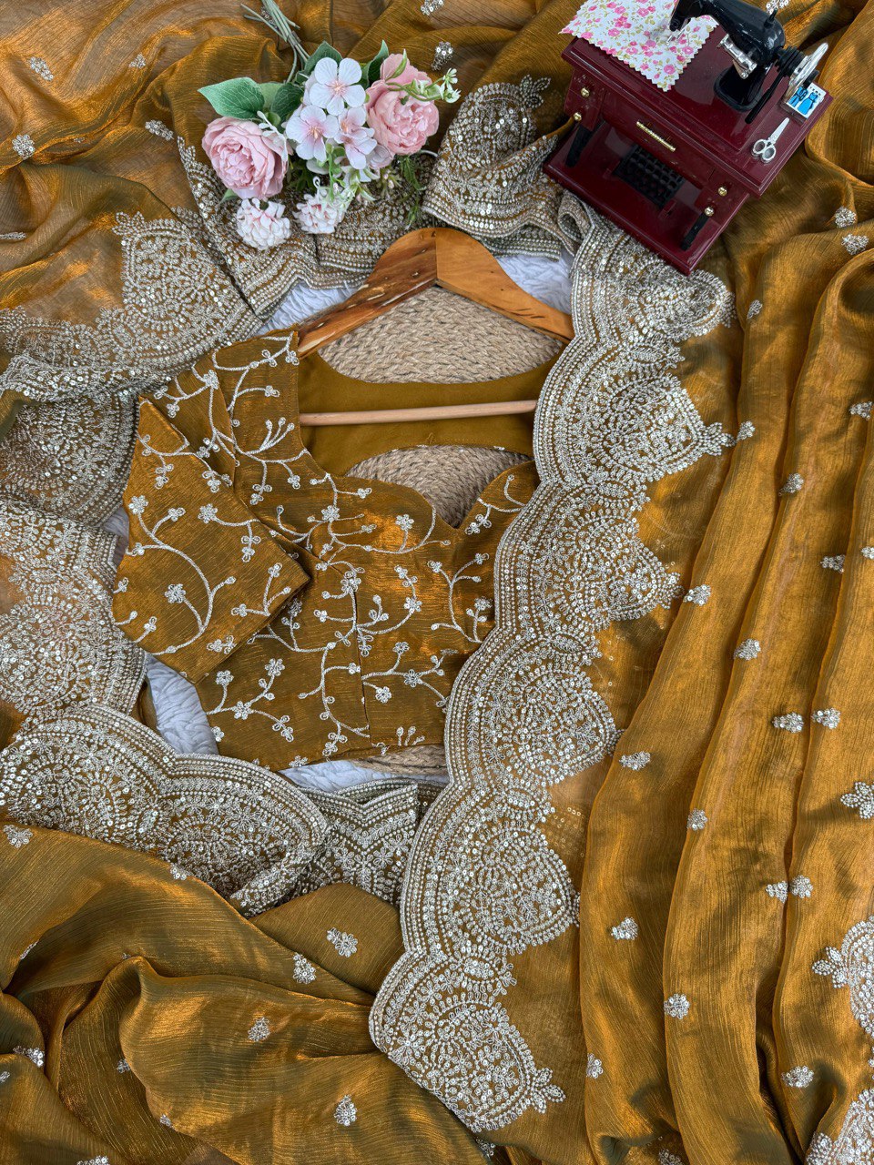 🌸 Designer Saree – Elegance Redefined 🌸