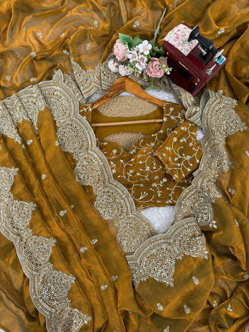 🌸 Designer Saree – Elegance Redefined 🌸