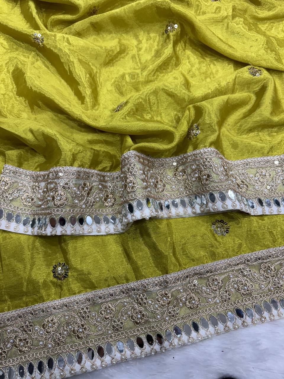 Starry Glam Saree Magic! 💫✨