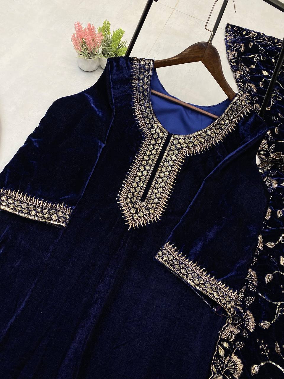 2025 Premium Velvet Winter Suit Set-LG-2023❄️✨  ✨❄️