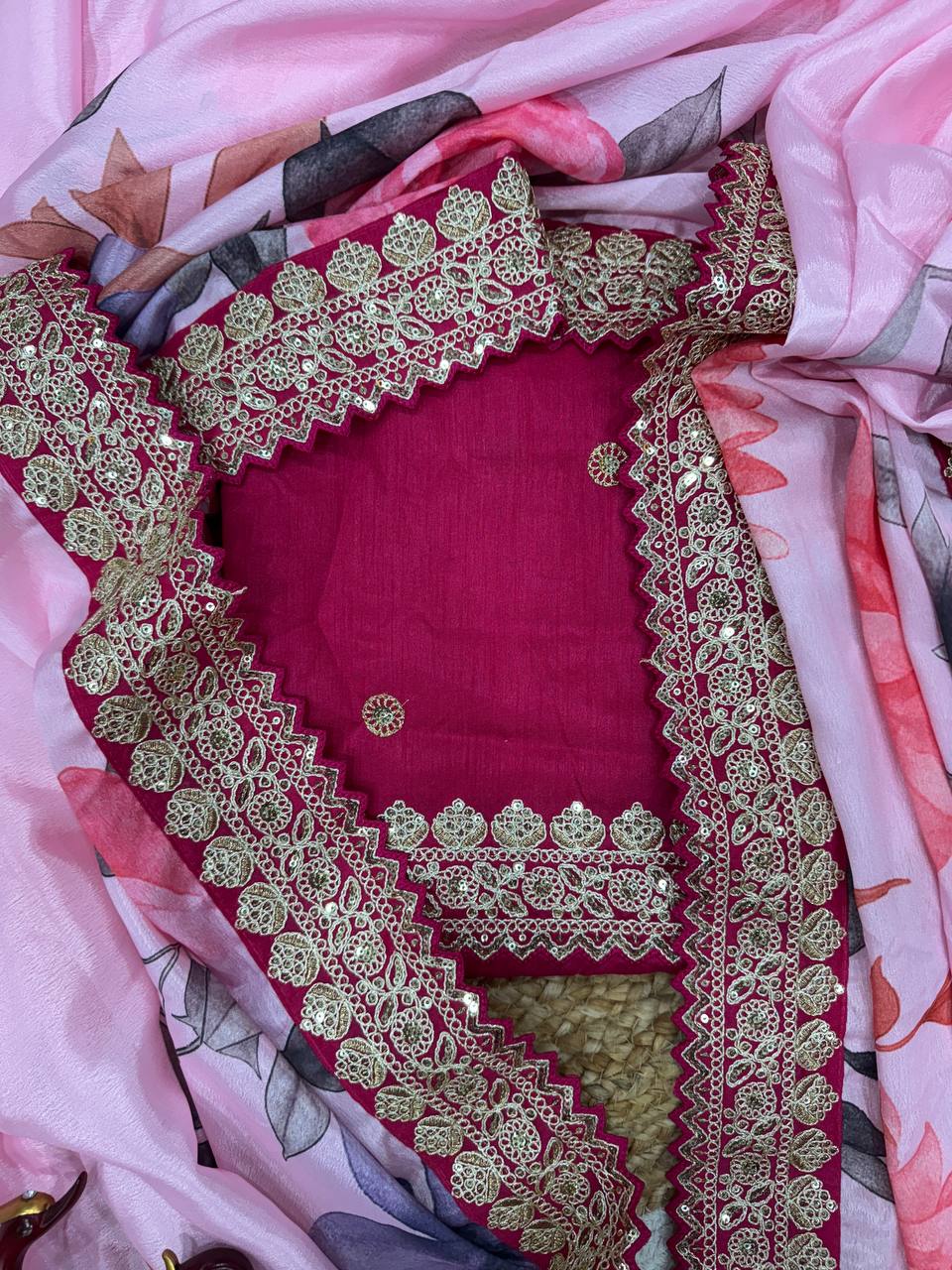 Pink Floral Chinnon Silk Saree – Mesmerizing & Modern -NC - 5493🌸🌸