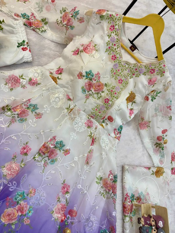 New Trending Anarkali Gown–Dupatta Set on Faux Georgette-ST-1126 💎🔥