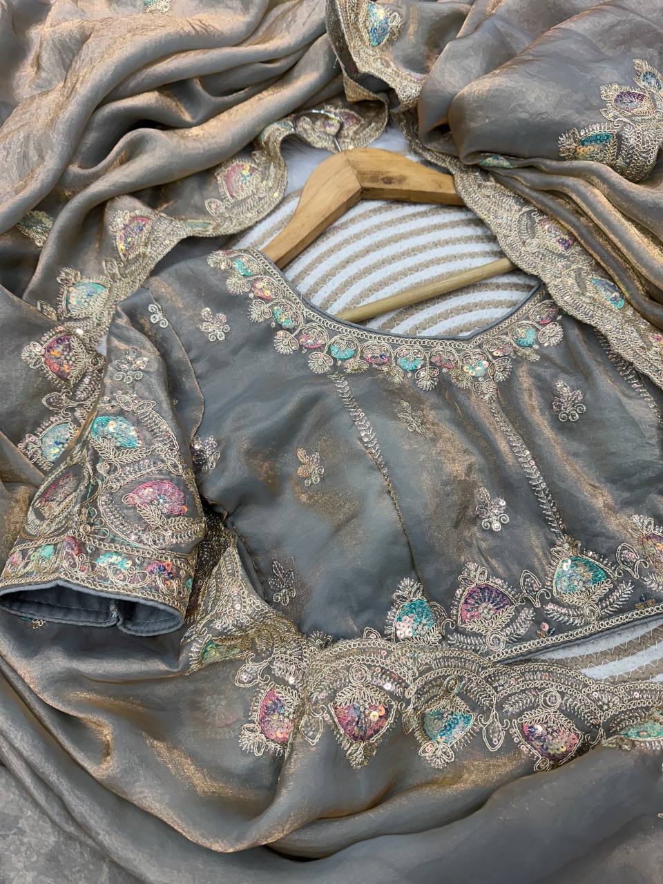 Dual Shine Saree -NC-5447 💫💫