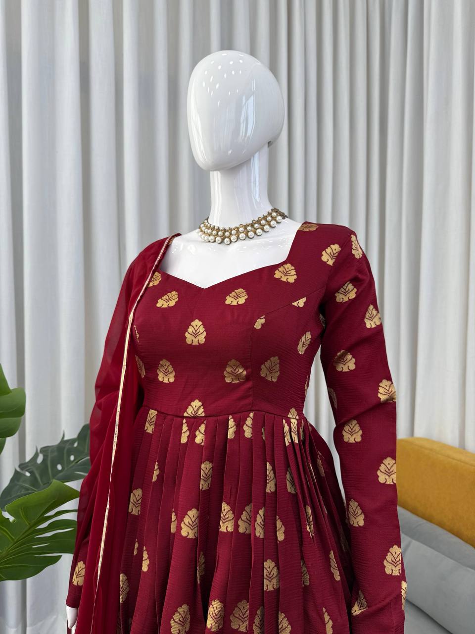 👑 Jacquard Weaving Anarkali Set – A Touch of Royal Elegance