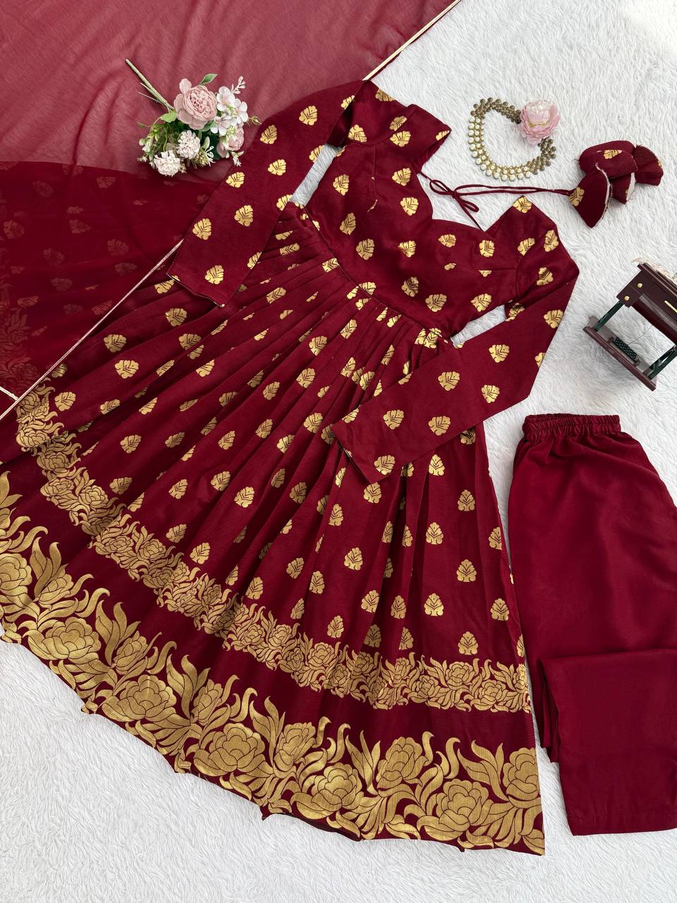 👑 Jacquard Weaving Anarkali Set – A Touch of Royal Elegance