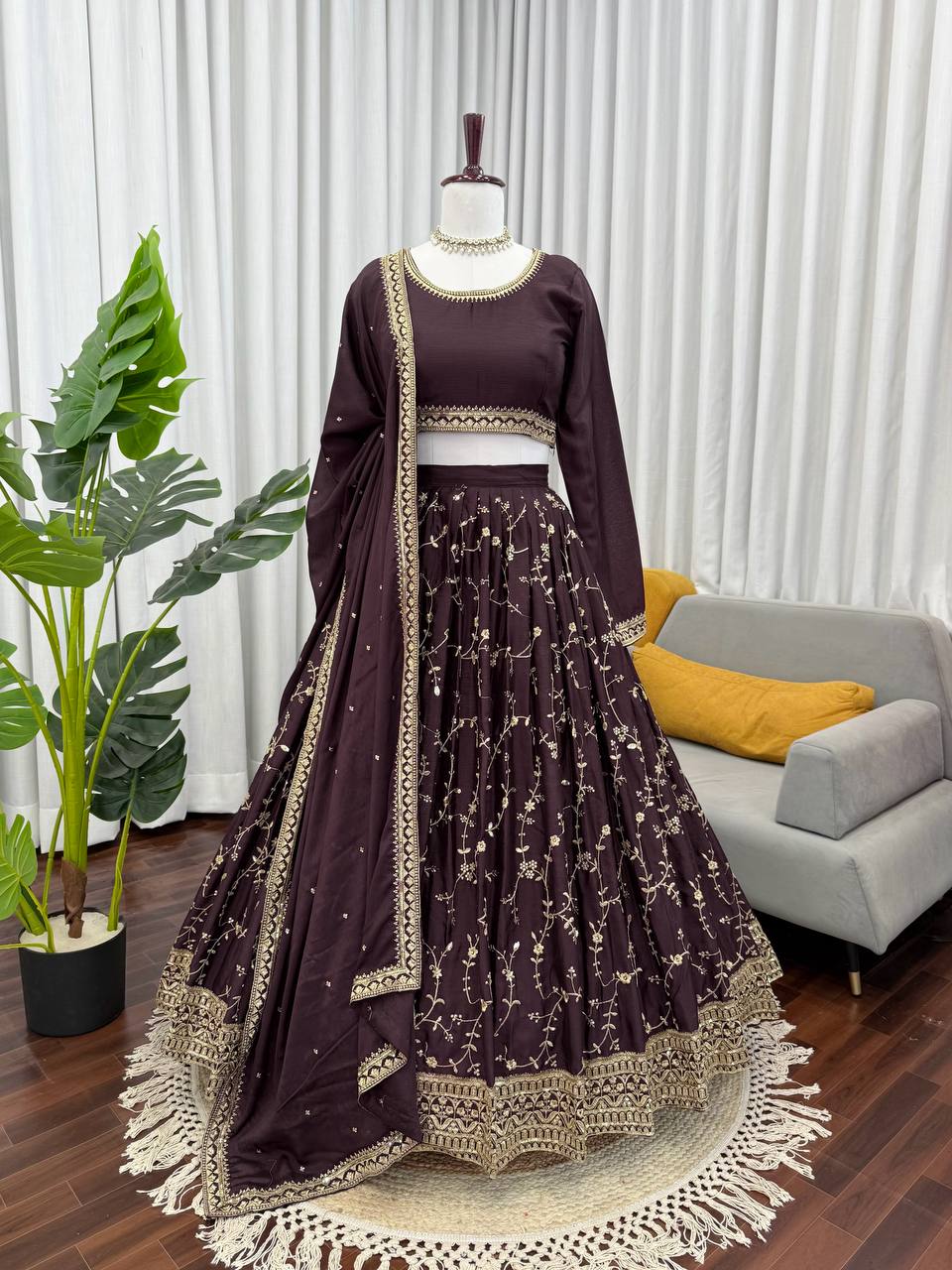 👑 Regal Radiance: 3-Piece Chinon Silk Lehenga Set with Intricate Detailing