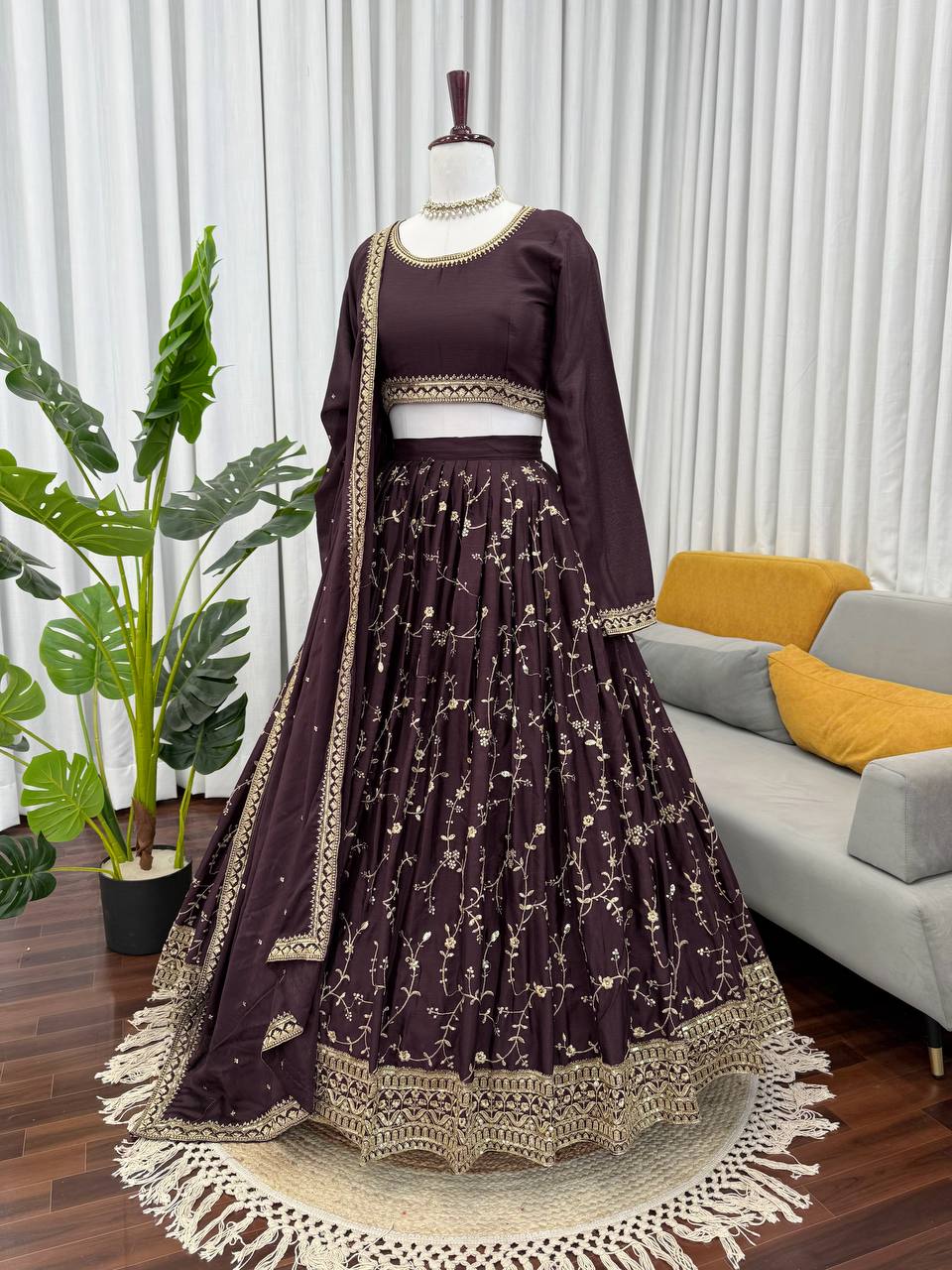 👑 Regal Radiance: 3-Piece Chinon Silk Lehenga Set with Intricate Detailing