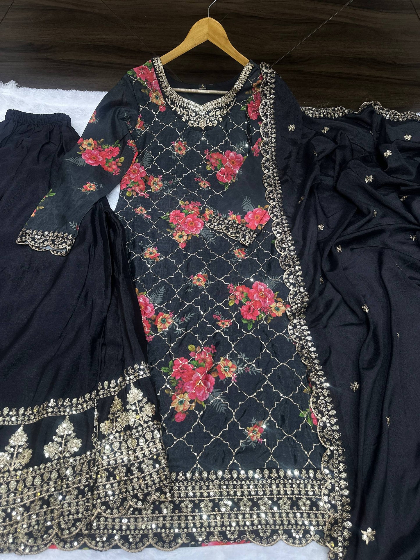 Embroidery Suit Set Collection-DVD-5085. 🌼🌼