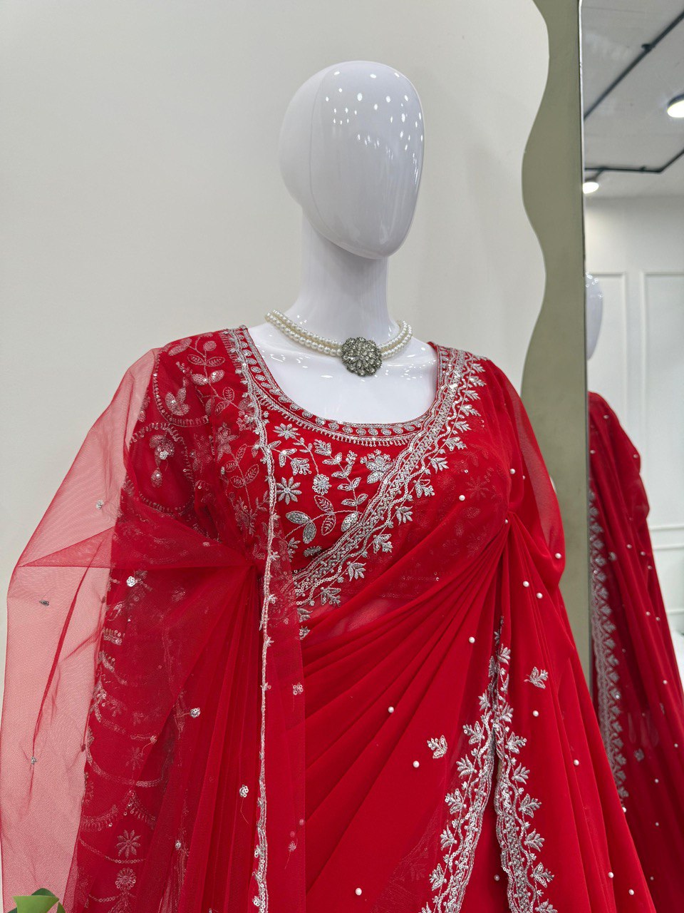✨ Elegant Charm – Designer Crunchy Silk Saree ✨