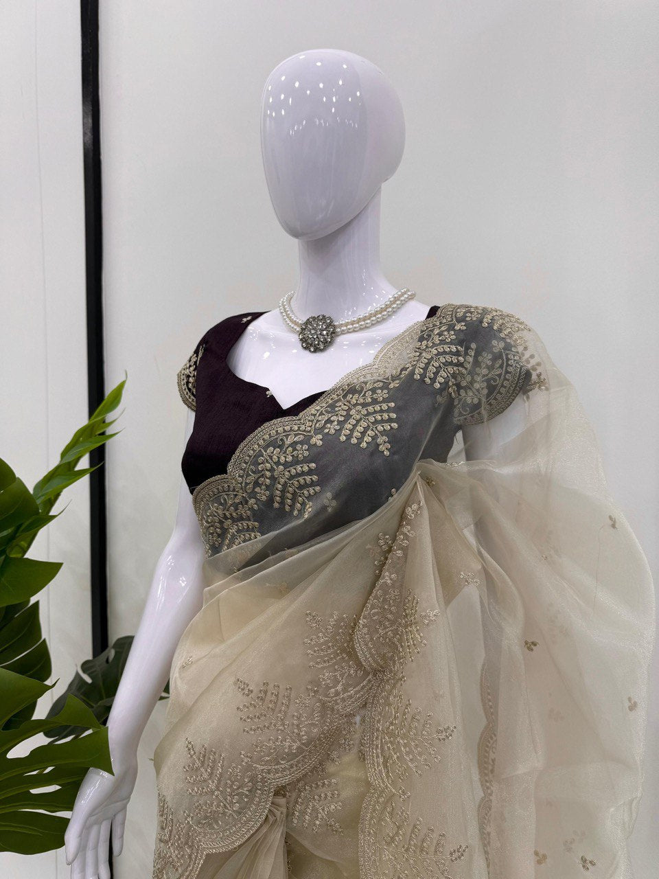 ✨ Elegant Sophistication – Designer Heavy Organza Silk Saree ✨