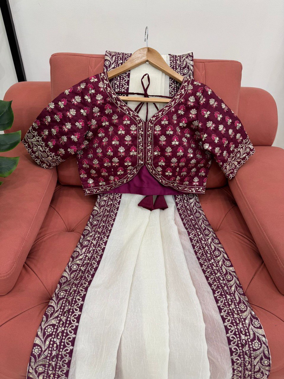 ✨ Graceful Radiance – Designer Crunchy Silk Saree ✨