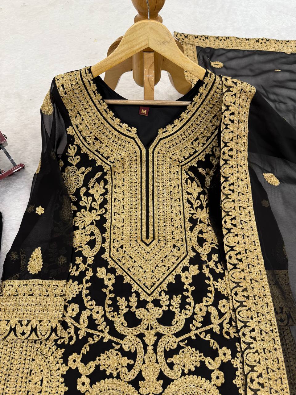 Elegant Foux Georgette Chinestitch Suit Set
